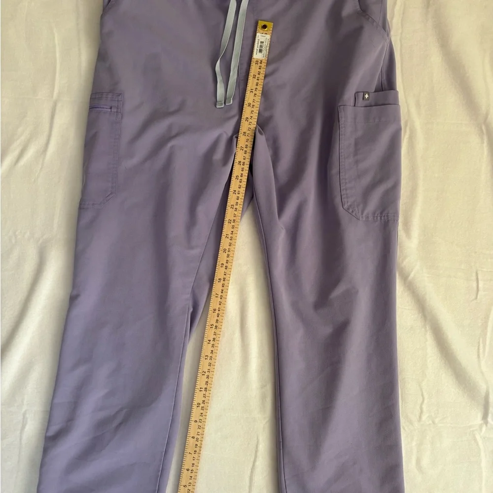 Figs Women's Lavender Dew Scrub Set - TECHNICAL COLLECTION - Picture 9 of 11